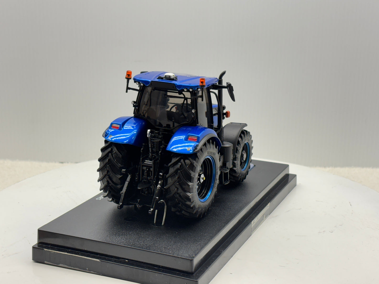 1/32 New Holland T7.225 Basildon