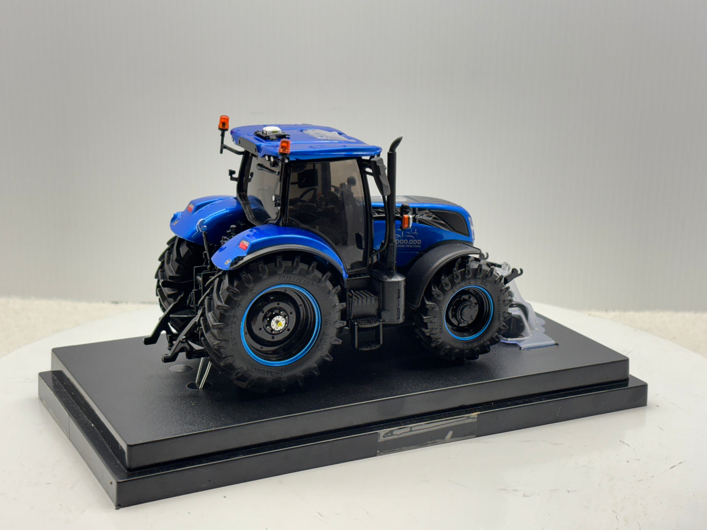 1/32 New Holland T7.225 Basildon