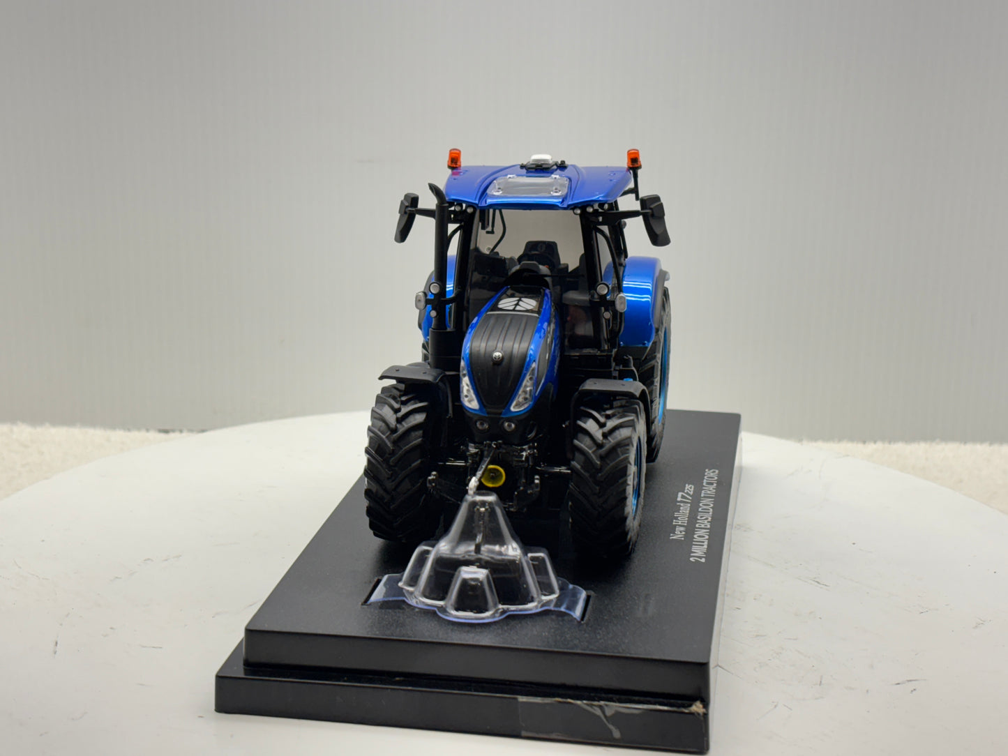 1/32 New Holland T7.225 Basildon