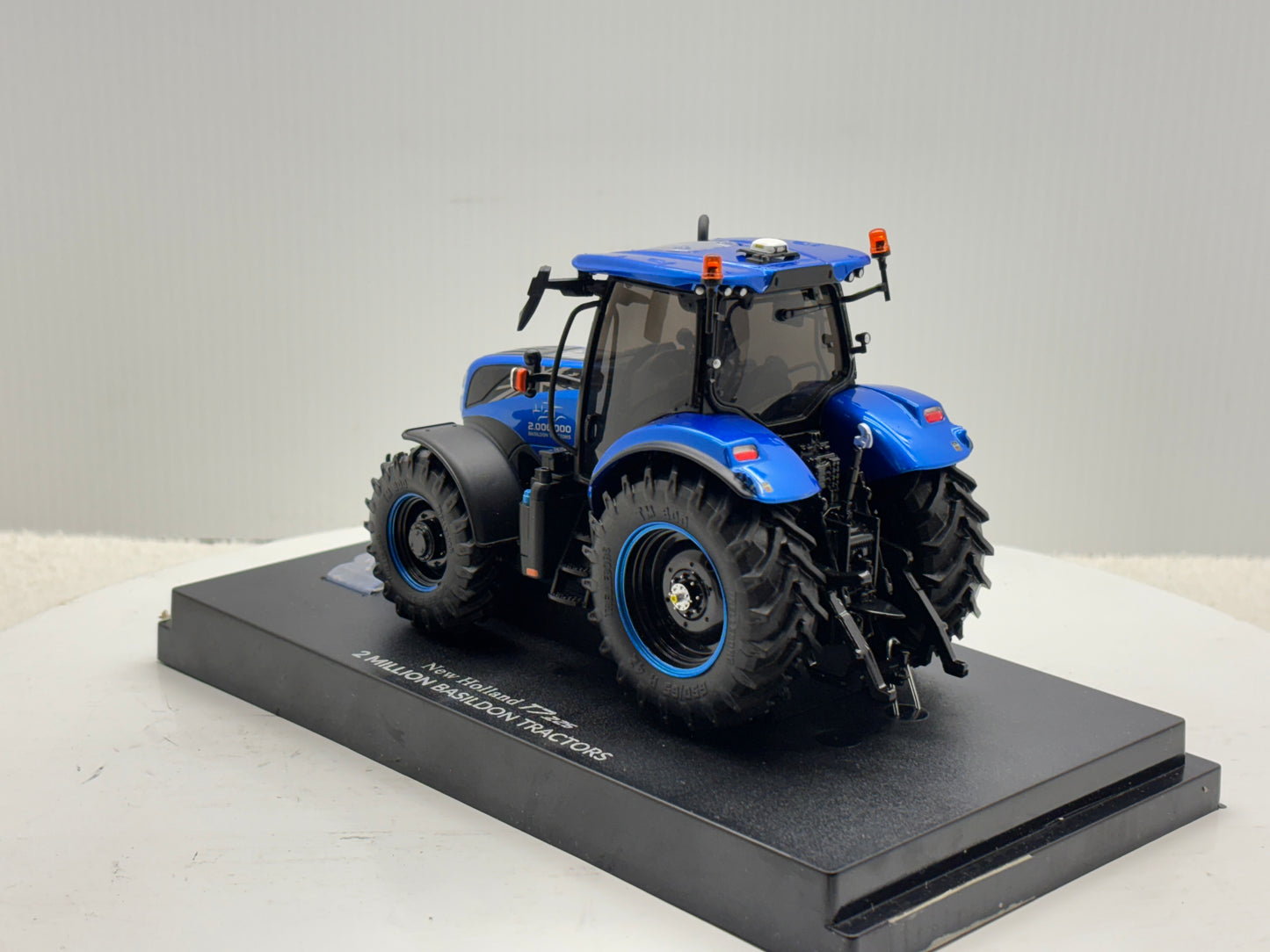 1/32 New Holland T7.225 Basildon