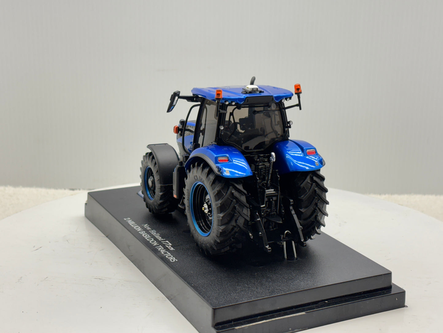 1/32 New Holland T7.225 Basildon