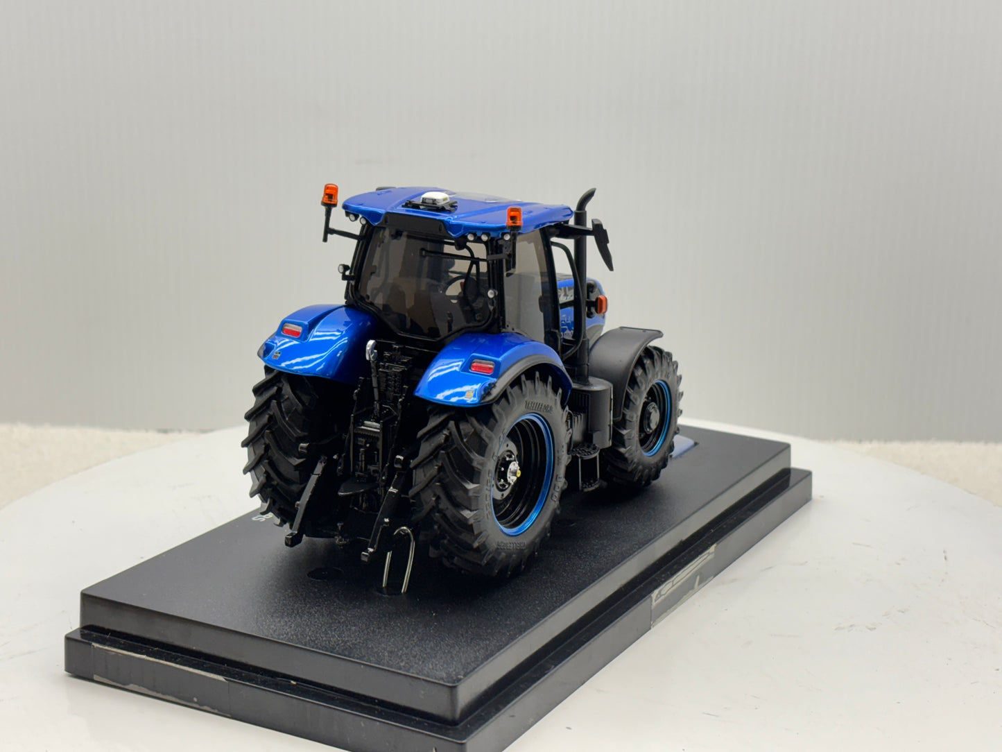 1/32 New Holland T7.225 Basildon
