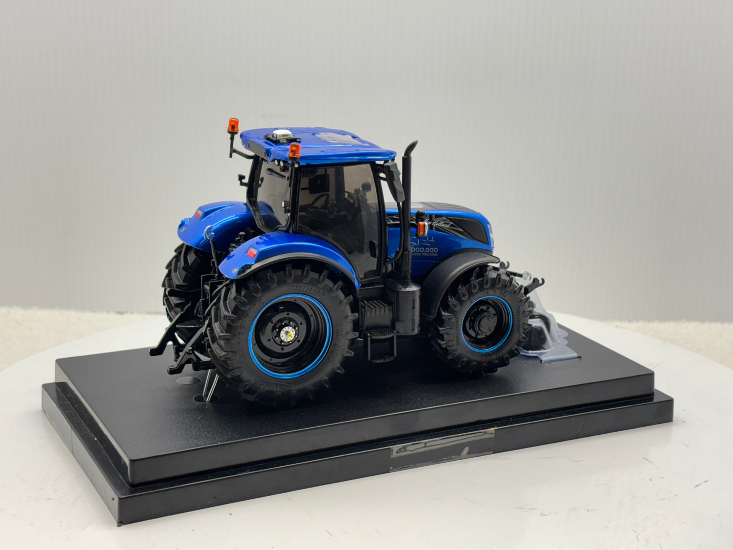 1/32 New Holland T7.225 Basildon