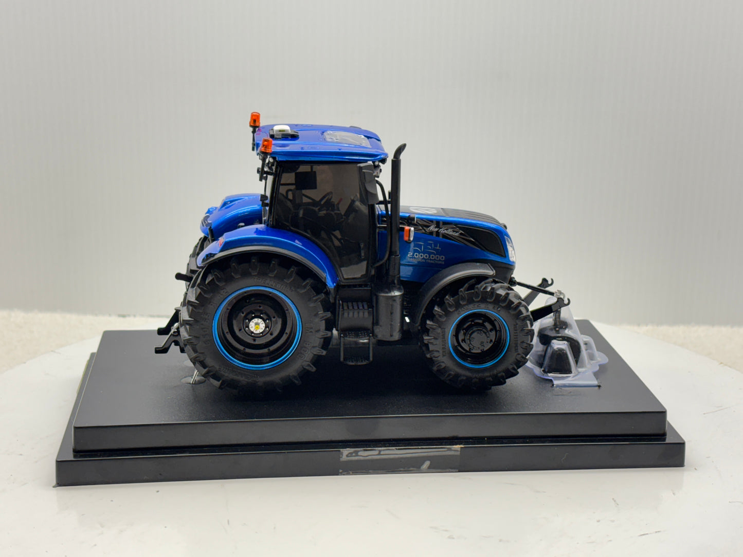 1/32 New Holland T7.225 Basildon