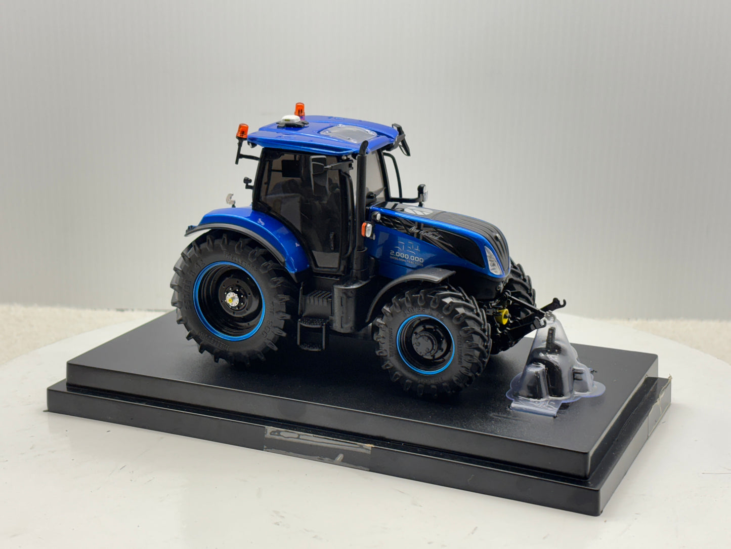 1/32 New Holland T7.225 Basildon