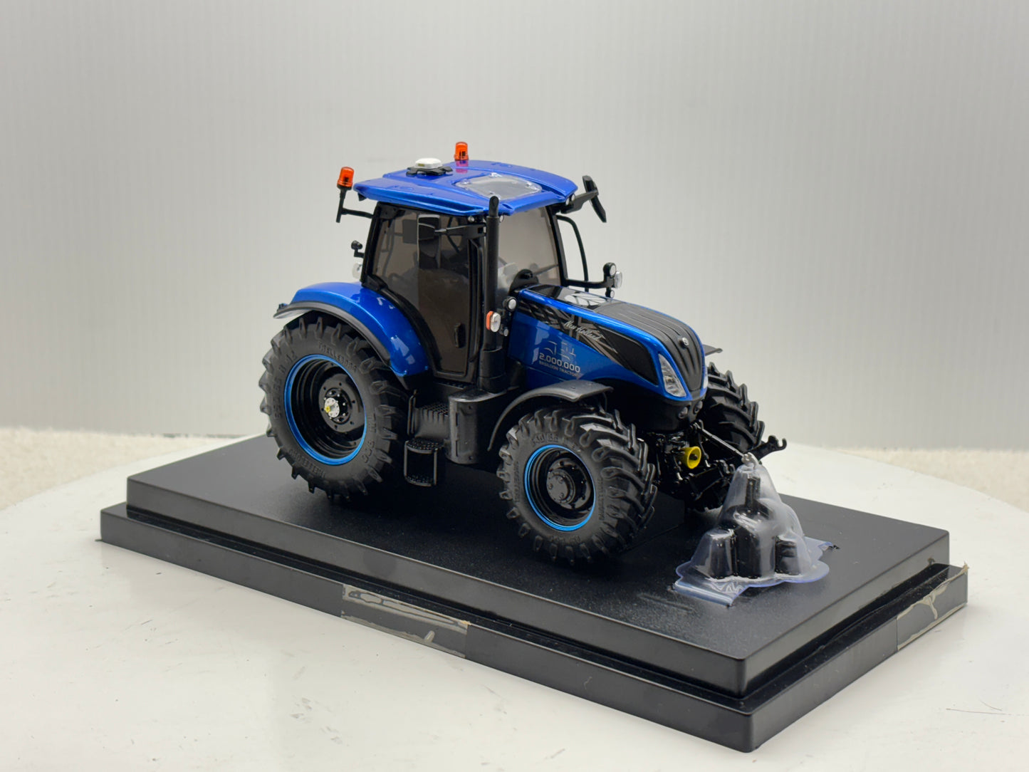 1/32 New Holland T7.225 Basildon
