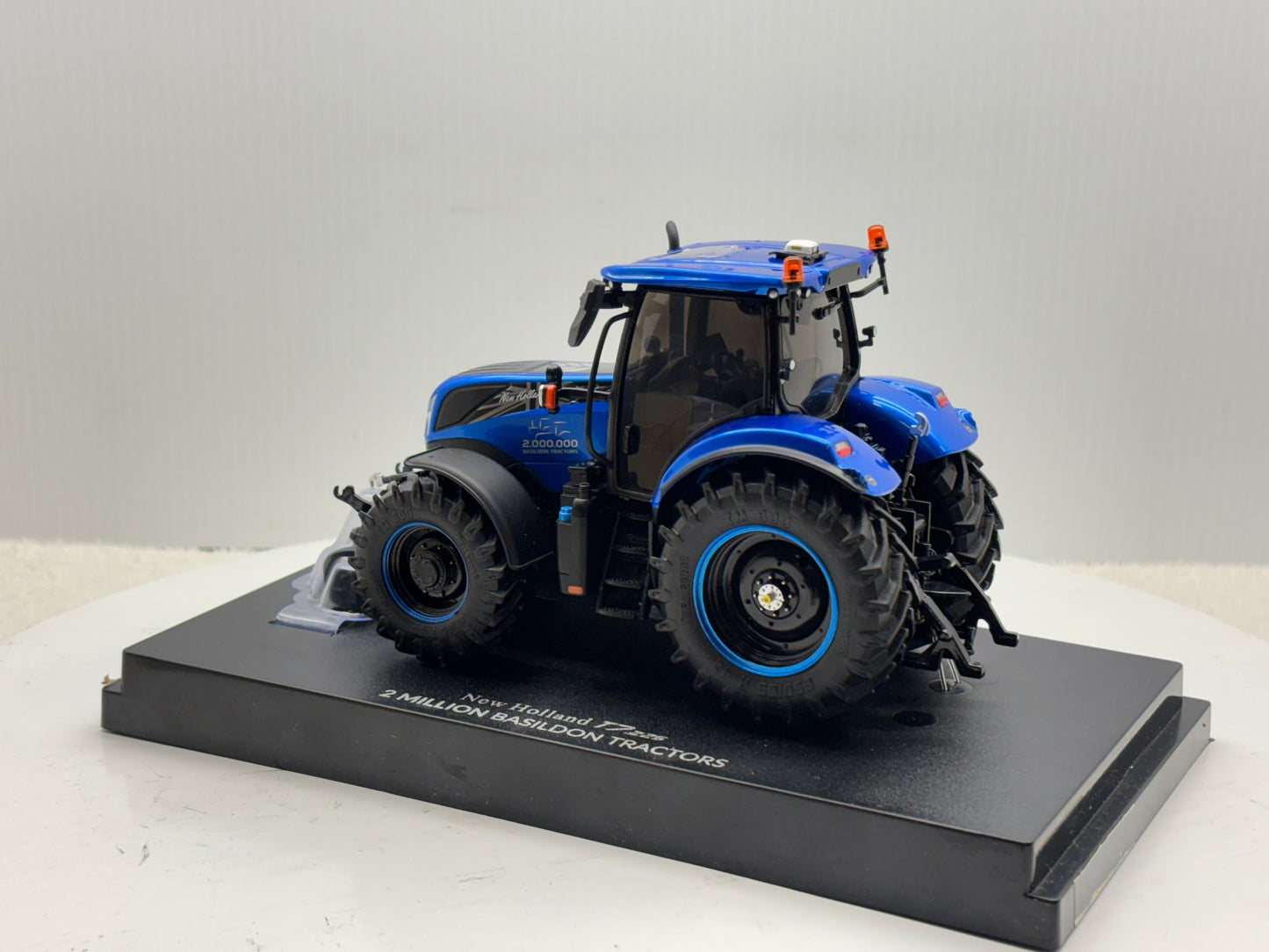 1/32 New Holland T7.225 Basildon