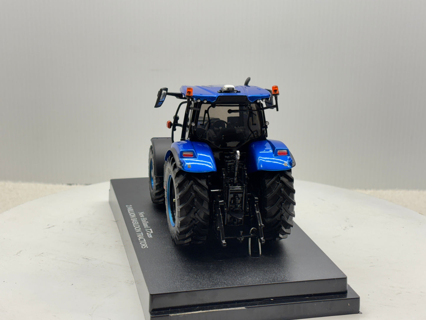 1/32 New Holland T7.225 Basildon