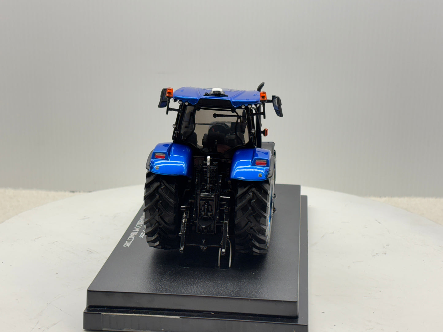 1/32 New Holland T7.225 Basildon
