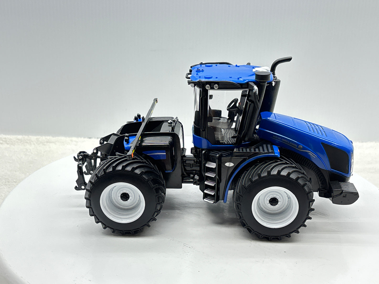 1/32 New Holland T9.700 LSW