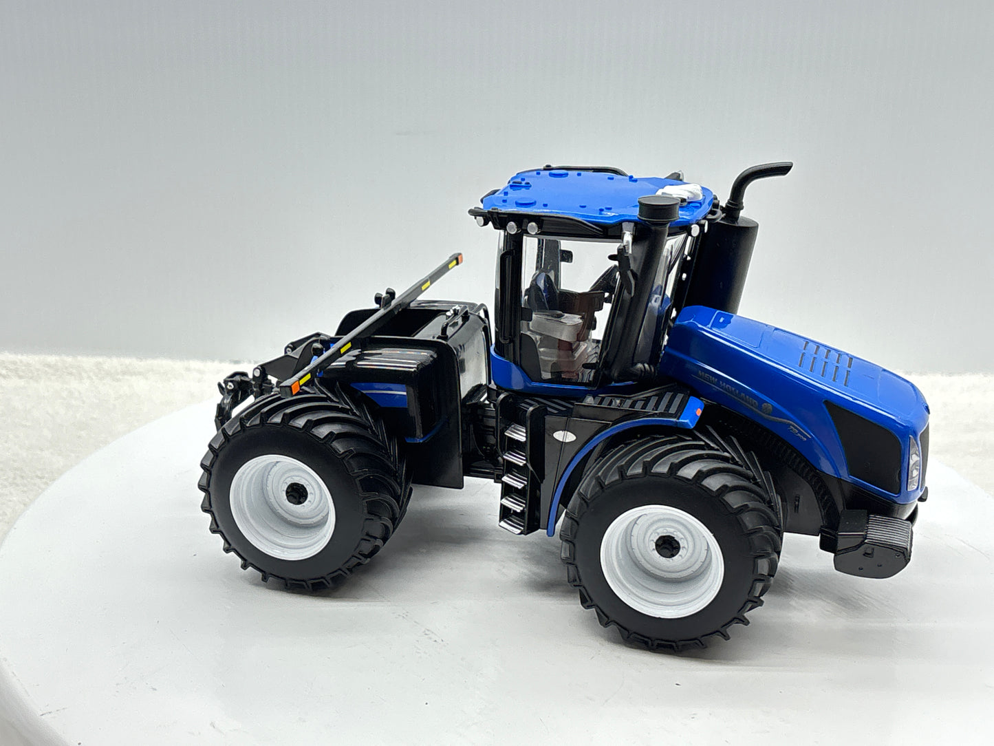 1/32 New Holland T9.700 LSW