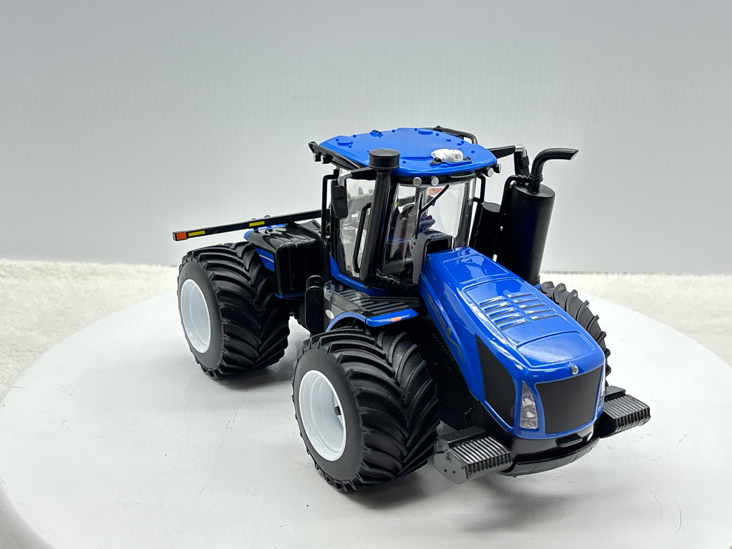 1/32 New Holland T9.700 LSW