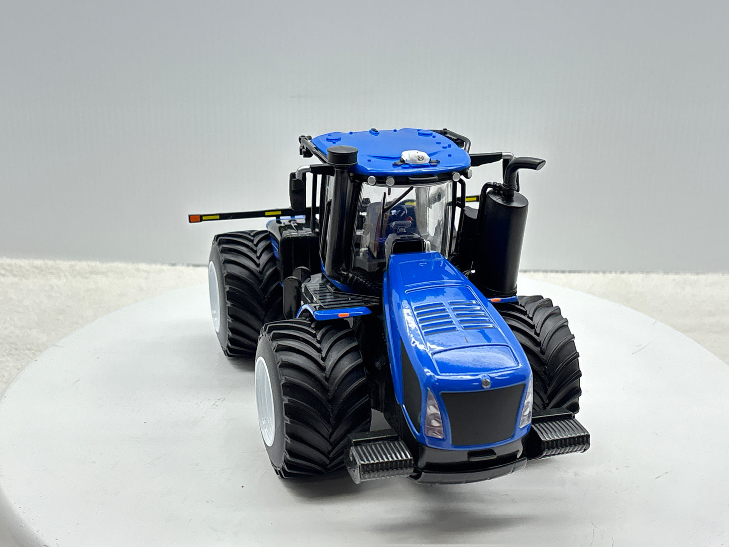 1/32 New Holland T9.700 LSW
