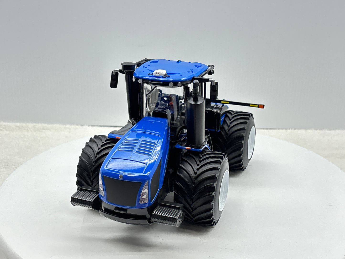 1/32 New Holland T9.700 LSW