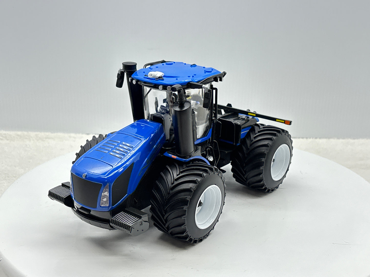 1/32 New Holland T9.700 LSW