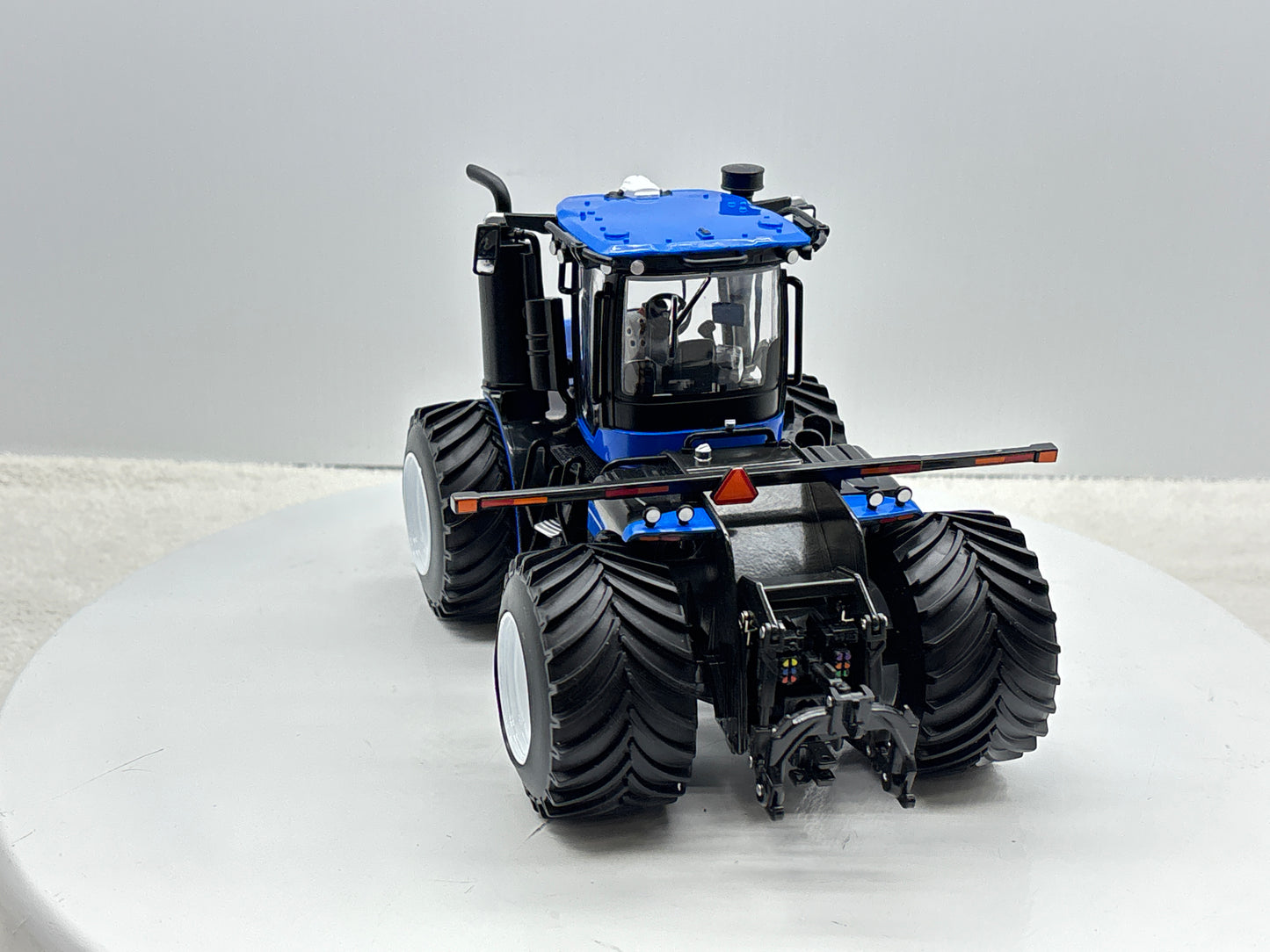 1/32 New Holland T9.700 LSW
