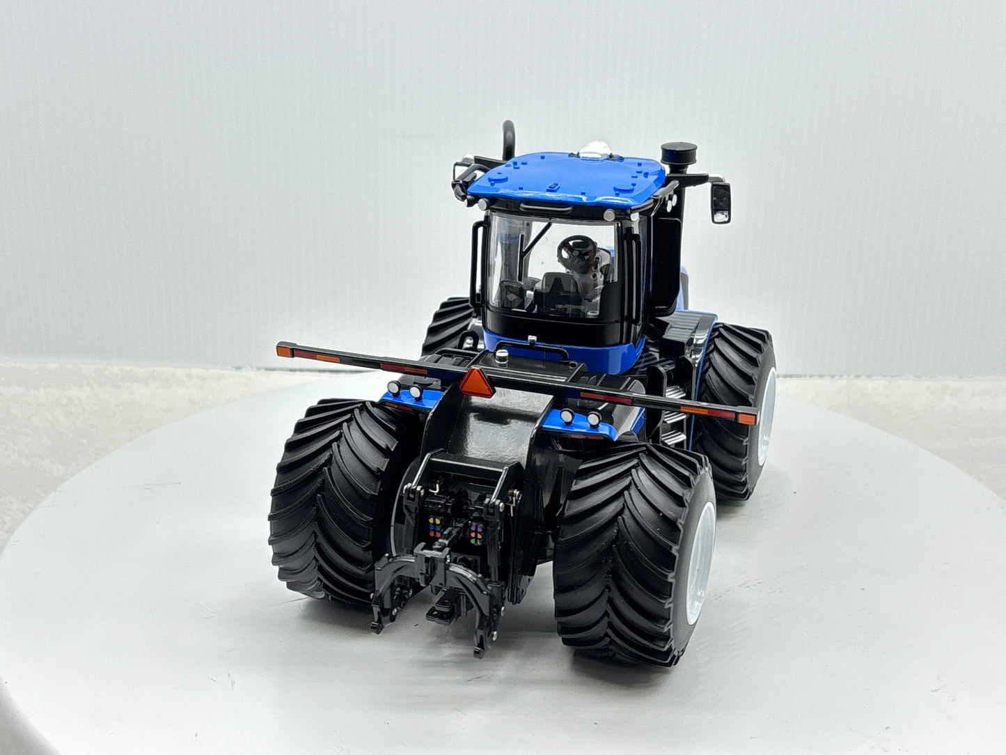 1/32 New Holland T9.700 LSW