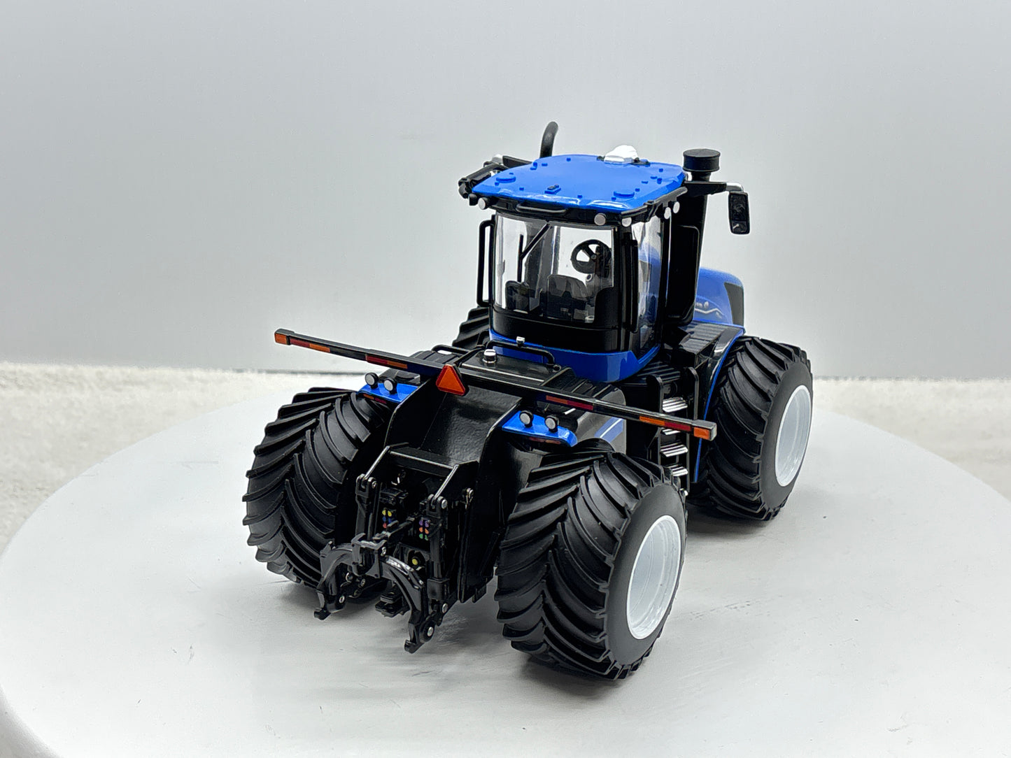 1/32 New Holland T9.700 LSW