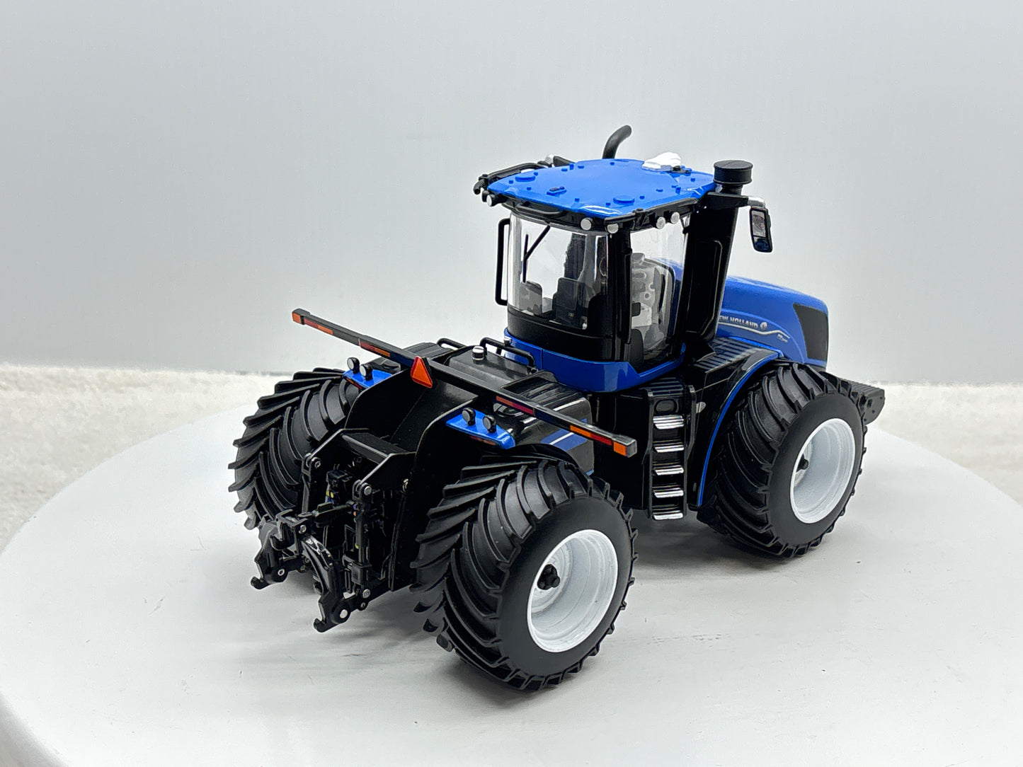 1/32 New Holland T9.700 LSW
