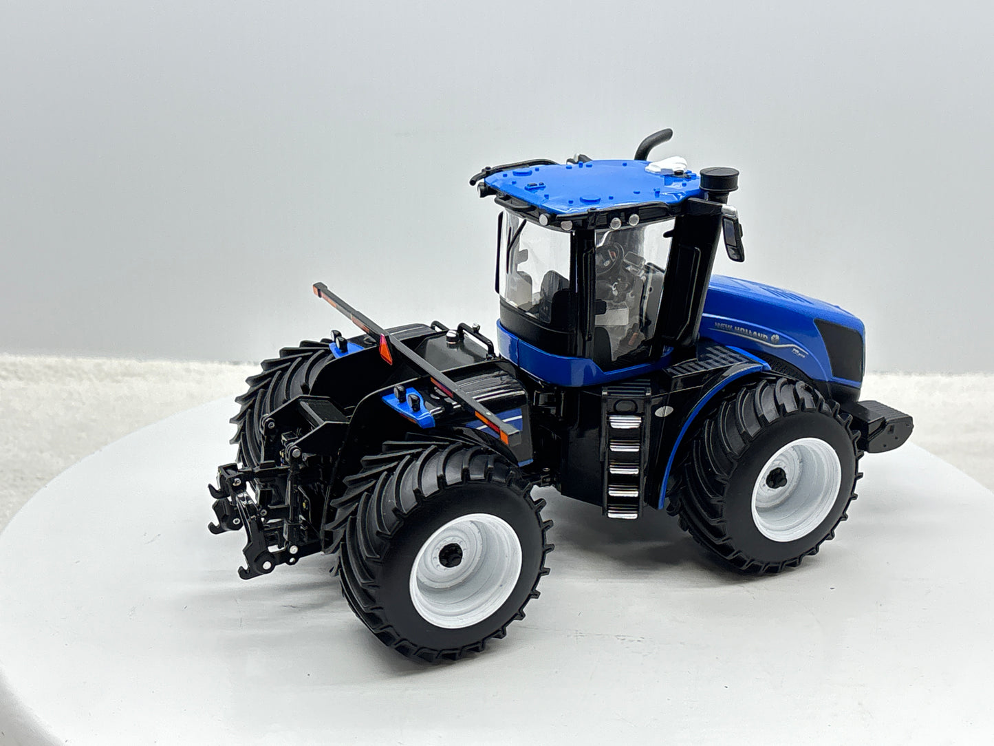 1/32 New Holland T9.700 LSW