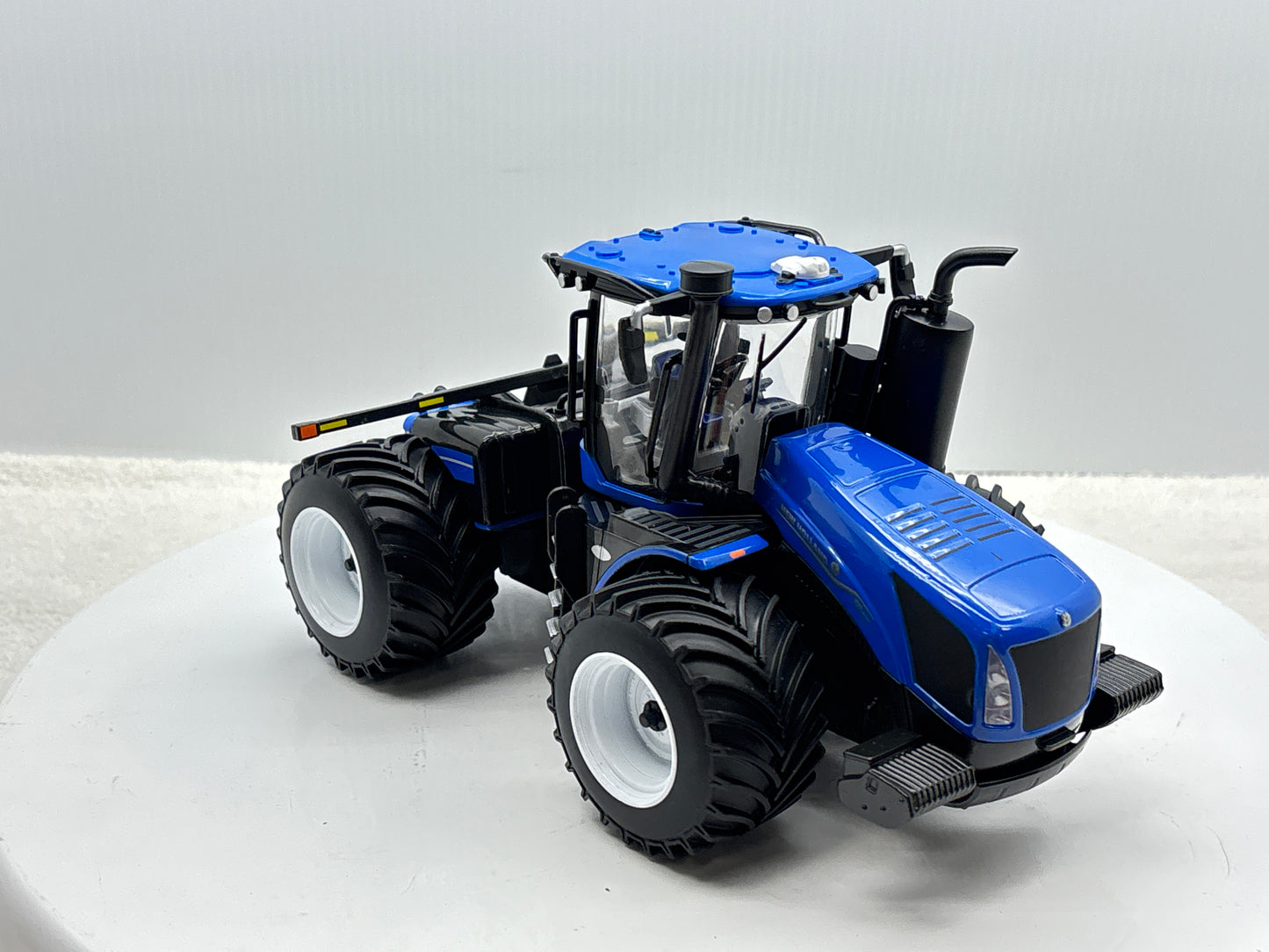 1/32 New Holland T9.700 LSW