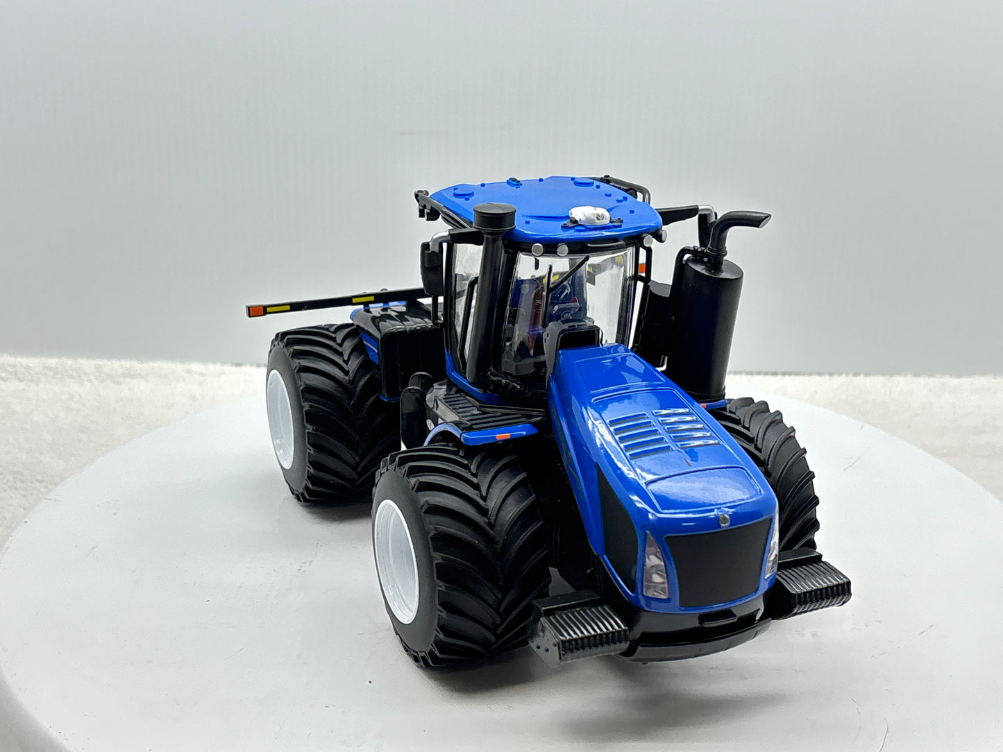 1/32 New Holland T9.700 LSW