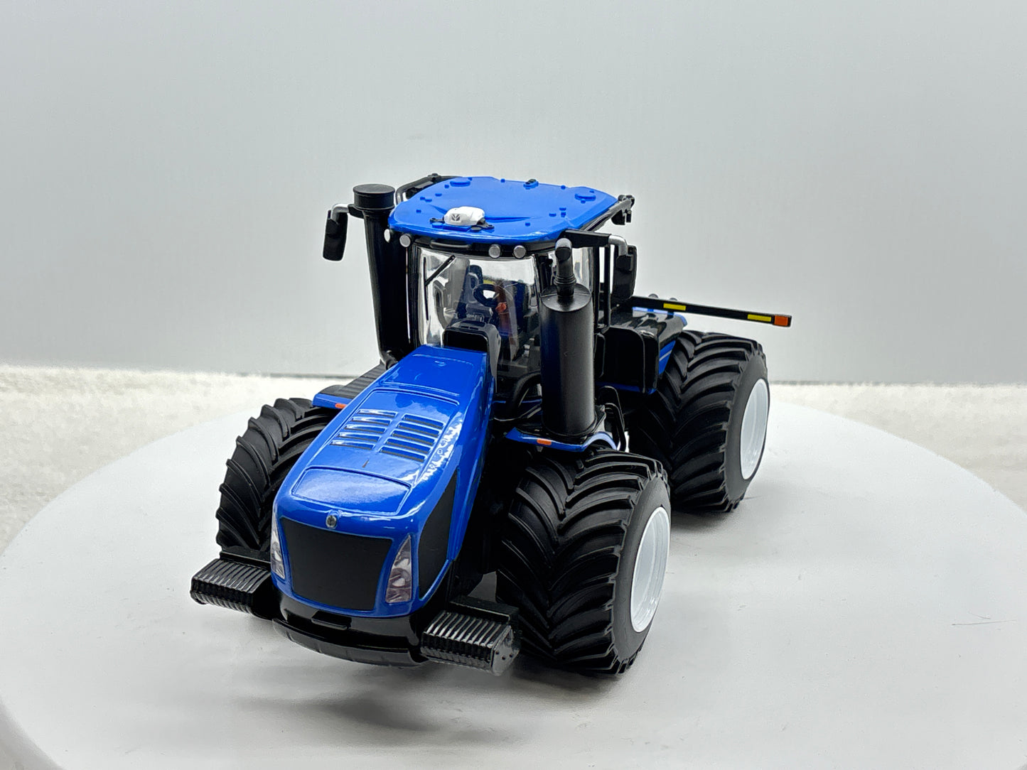 1/32 New Holland T9.700 LSW