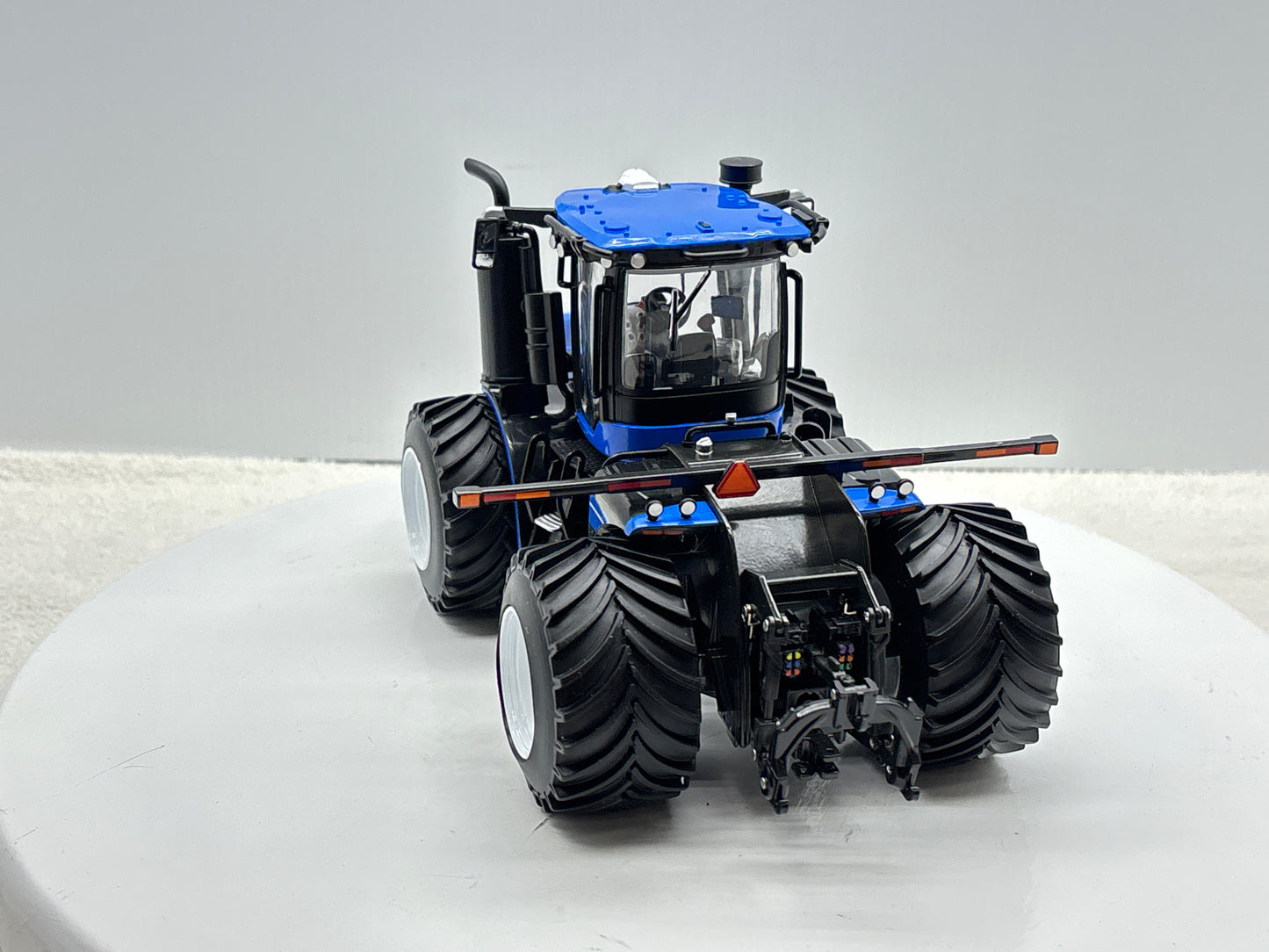 1/32 New Holland T9.700 LSW
