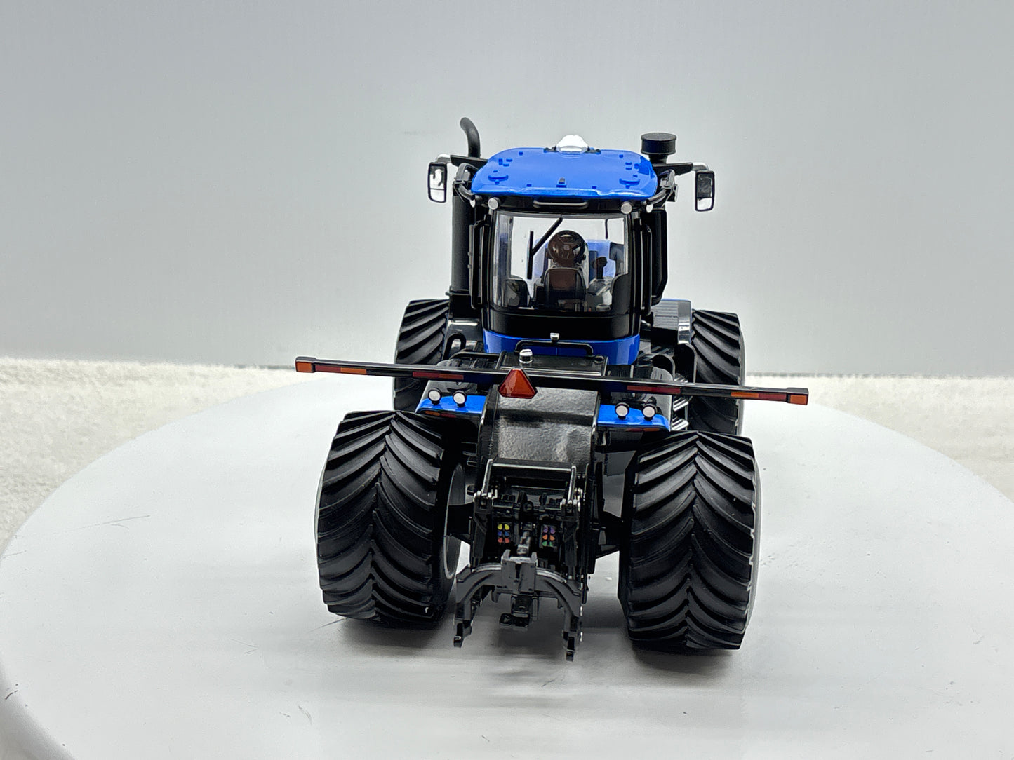 1/32 New Holland T9.700 LSW