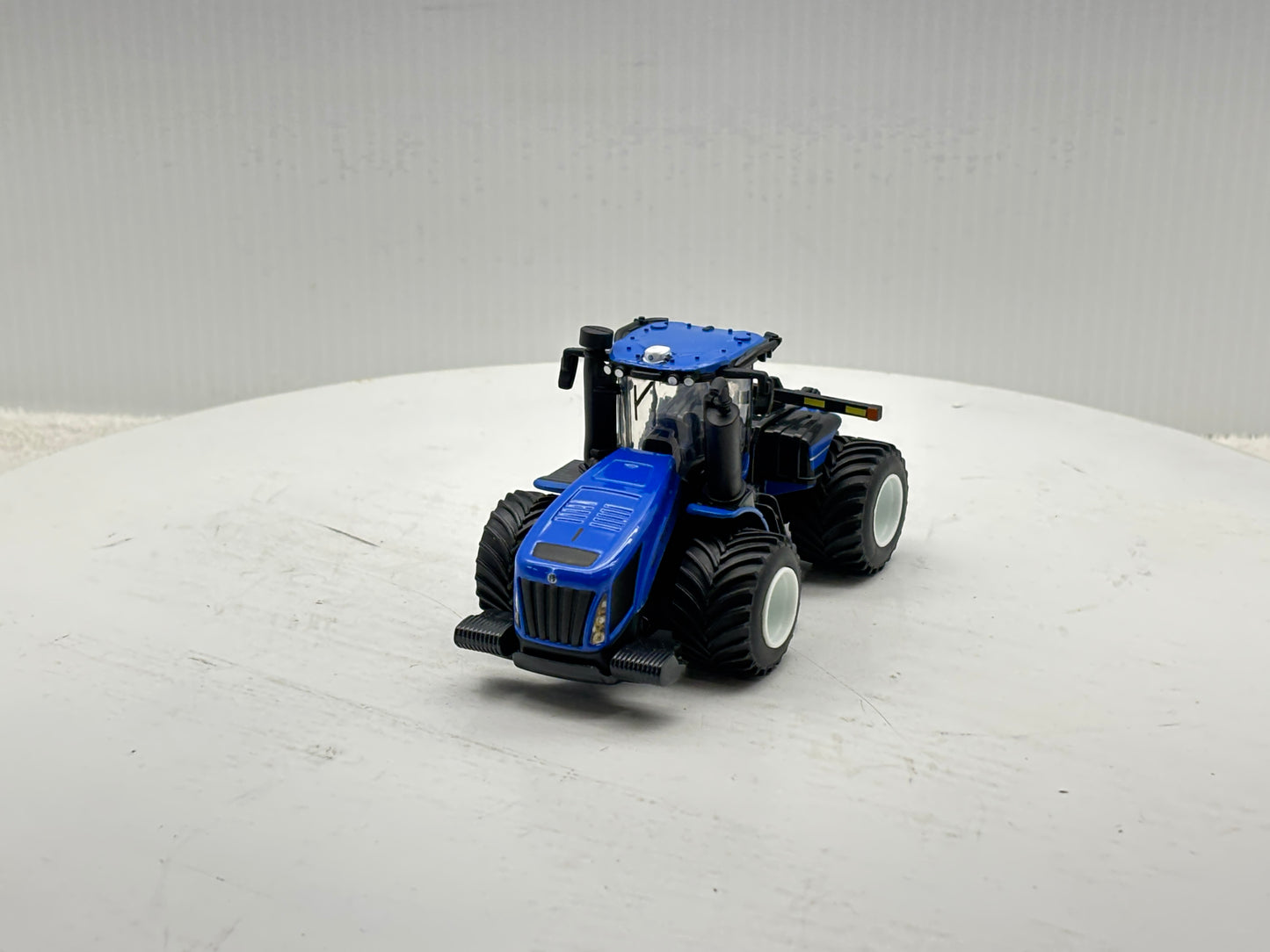 1/64 New Holland T9.700 PLM Prestige