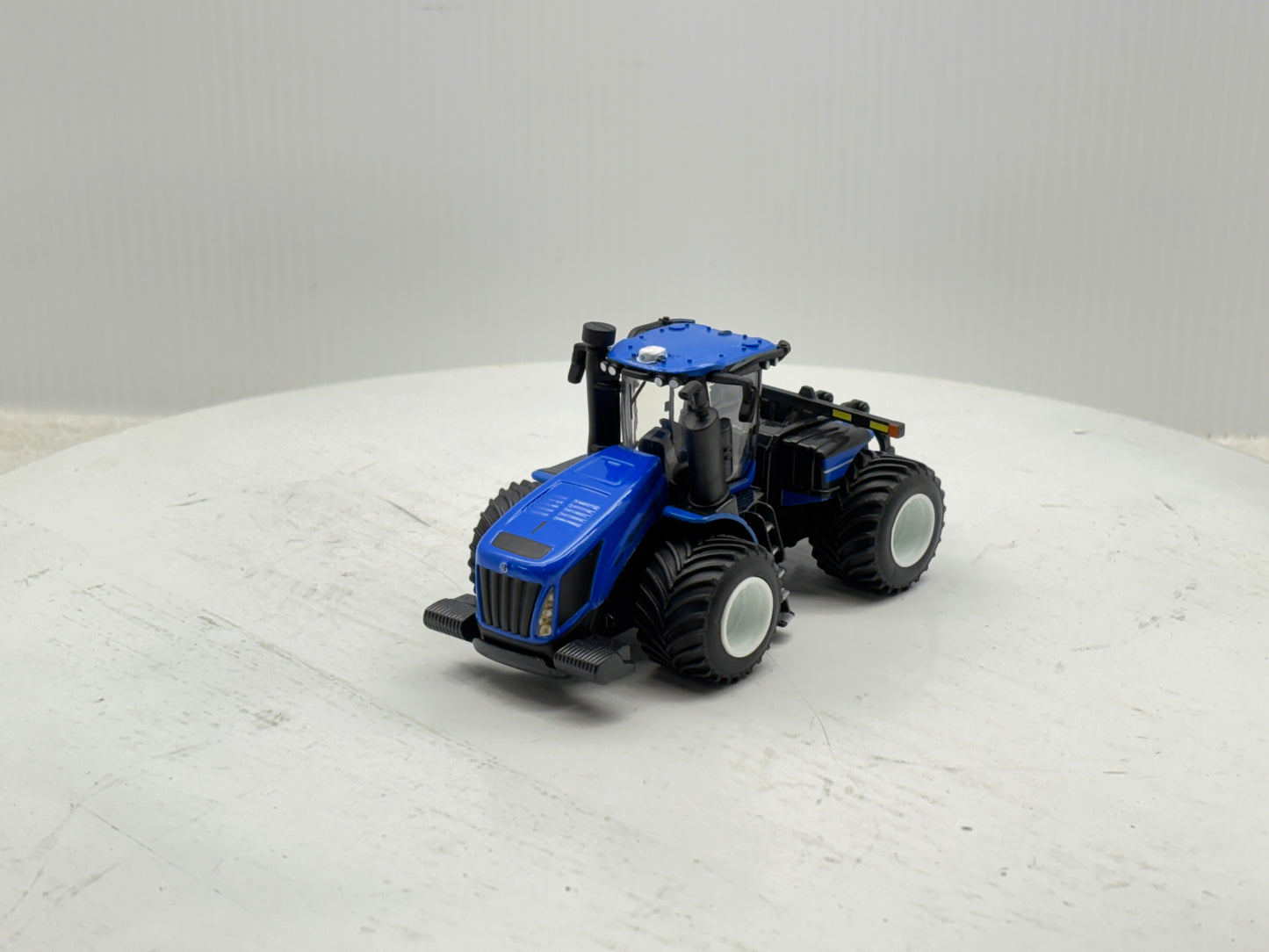 1/64 New Holland T9.700 PLM Prestige