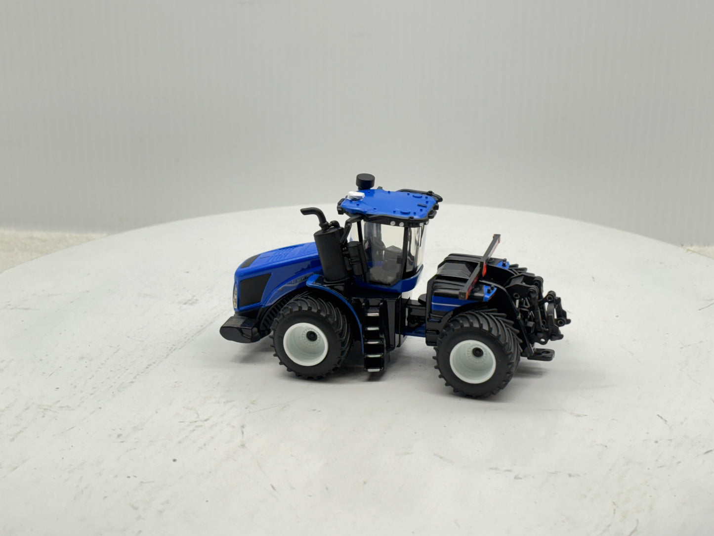 1/64 New Holland T9.700 PLM Prestige