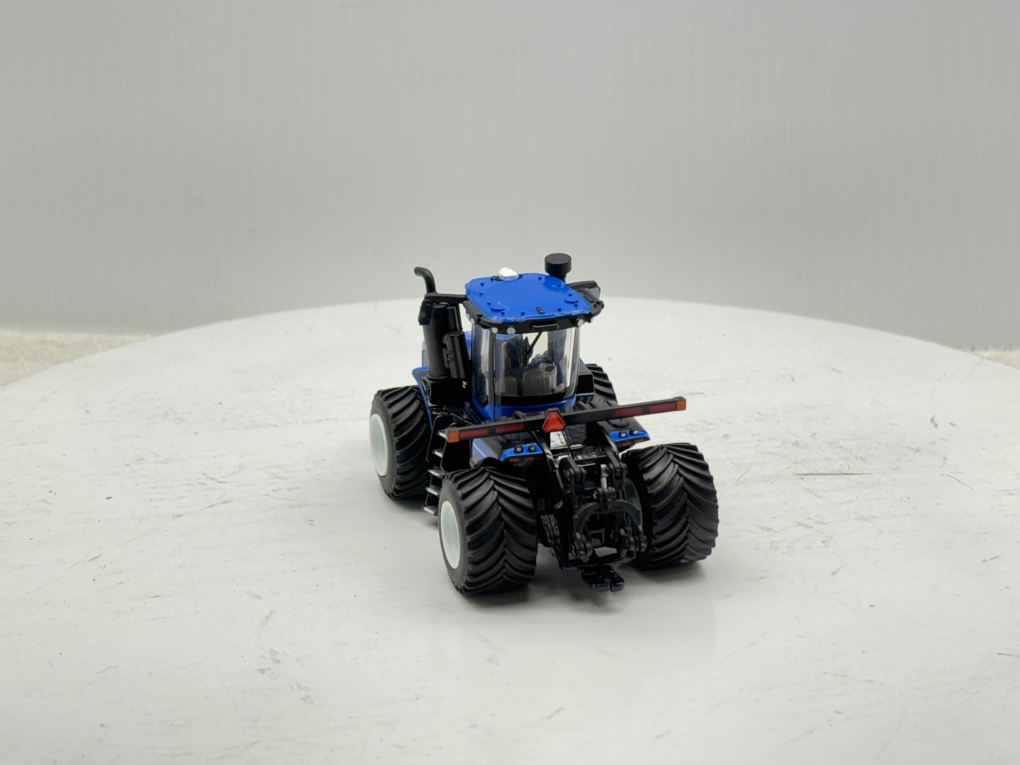 1/64 New Holland T9.700 PLM Prestige