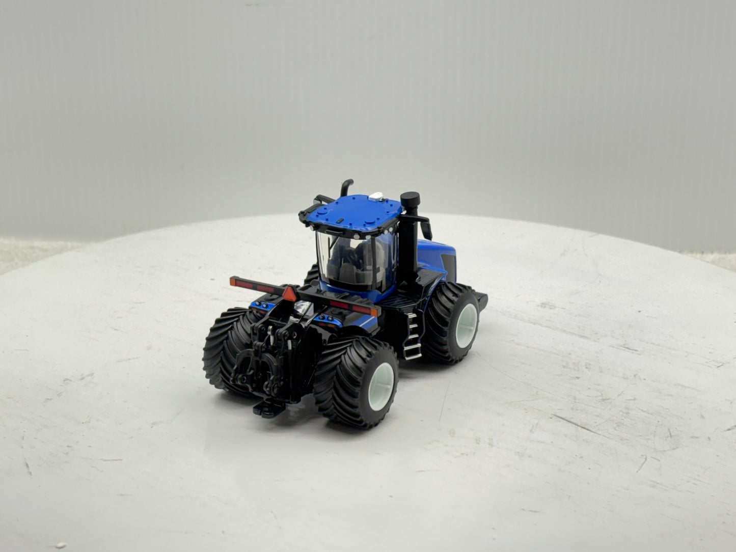 1/64 New Holland T9.700 PLM Prestige