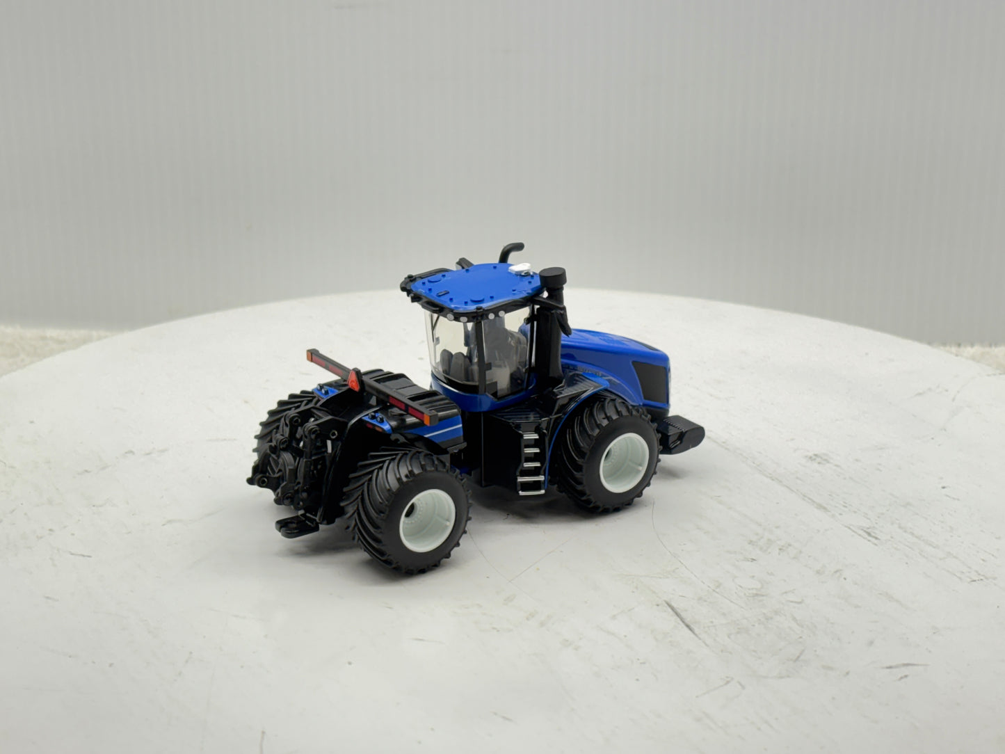 1/64 New Holland T9.700 PLM Prestige