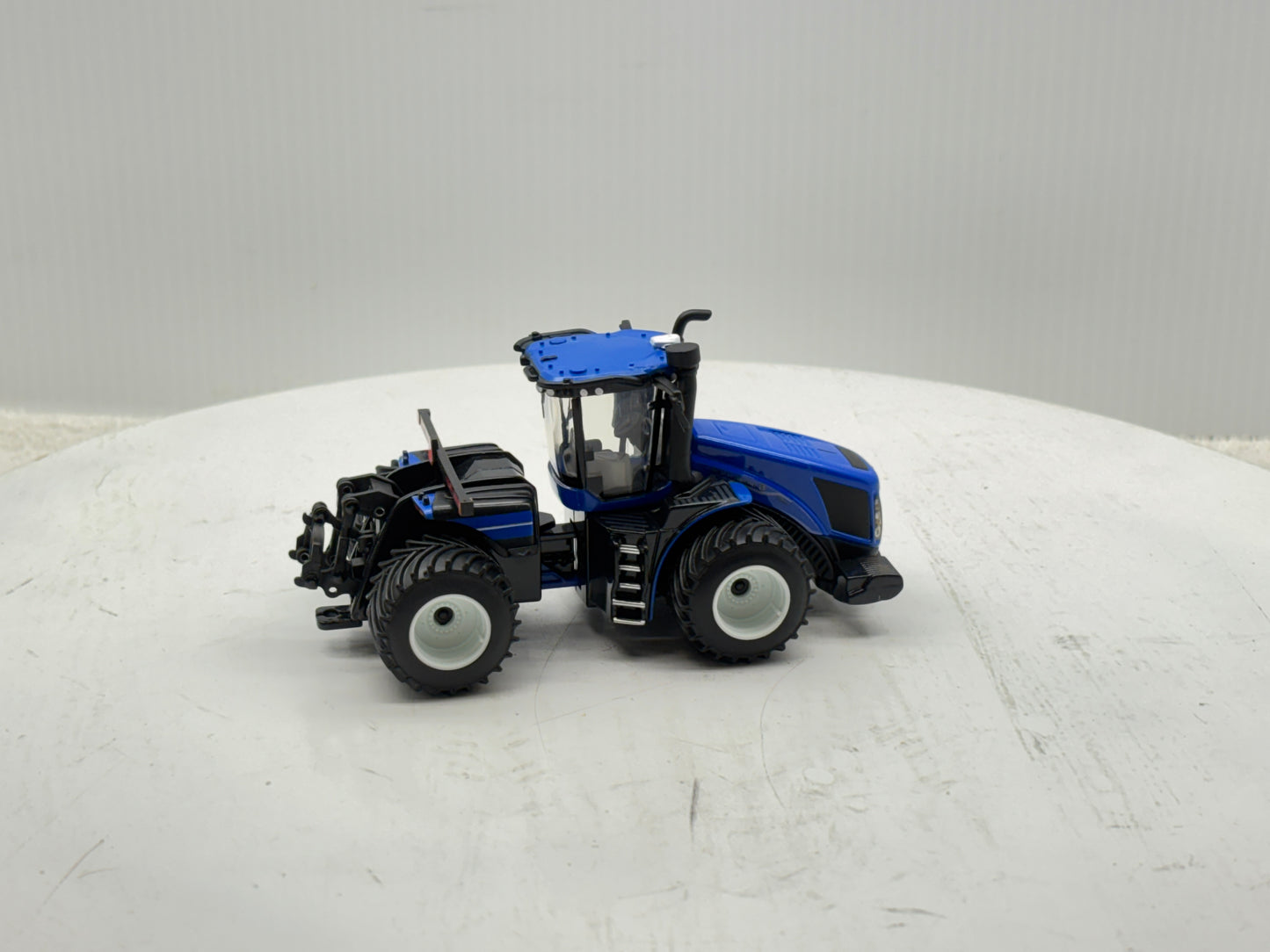 1/64 New Holland T9.700 PLM Prestige