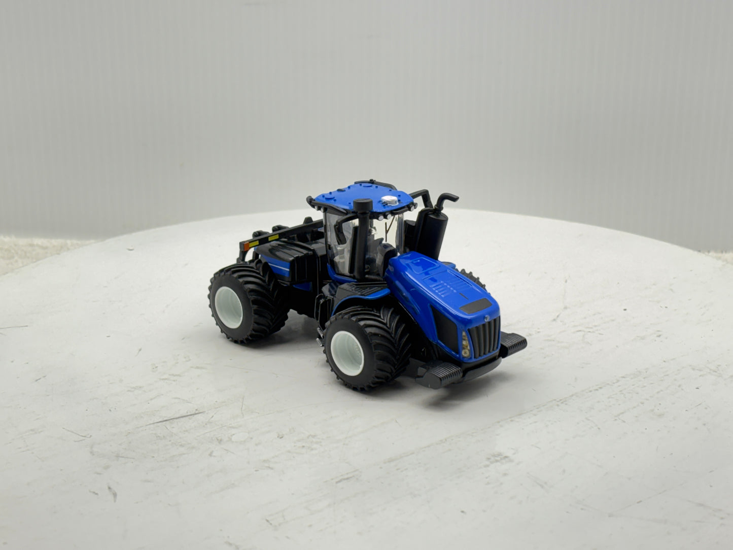 1/64 New Holland T9.700 PLM Prestige