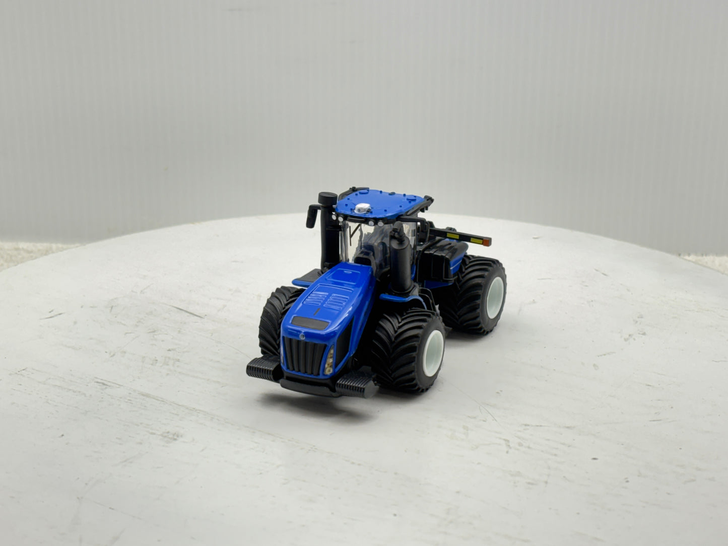 1/64 New Holland T9.700 PLM Prestige