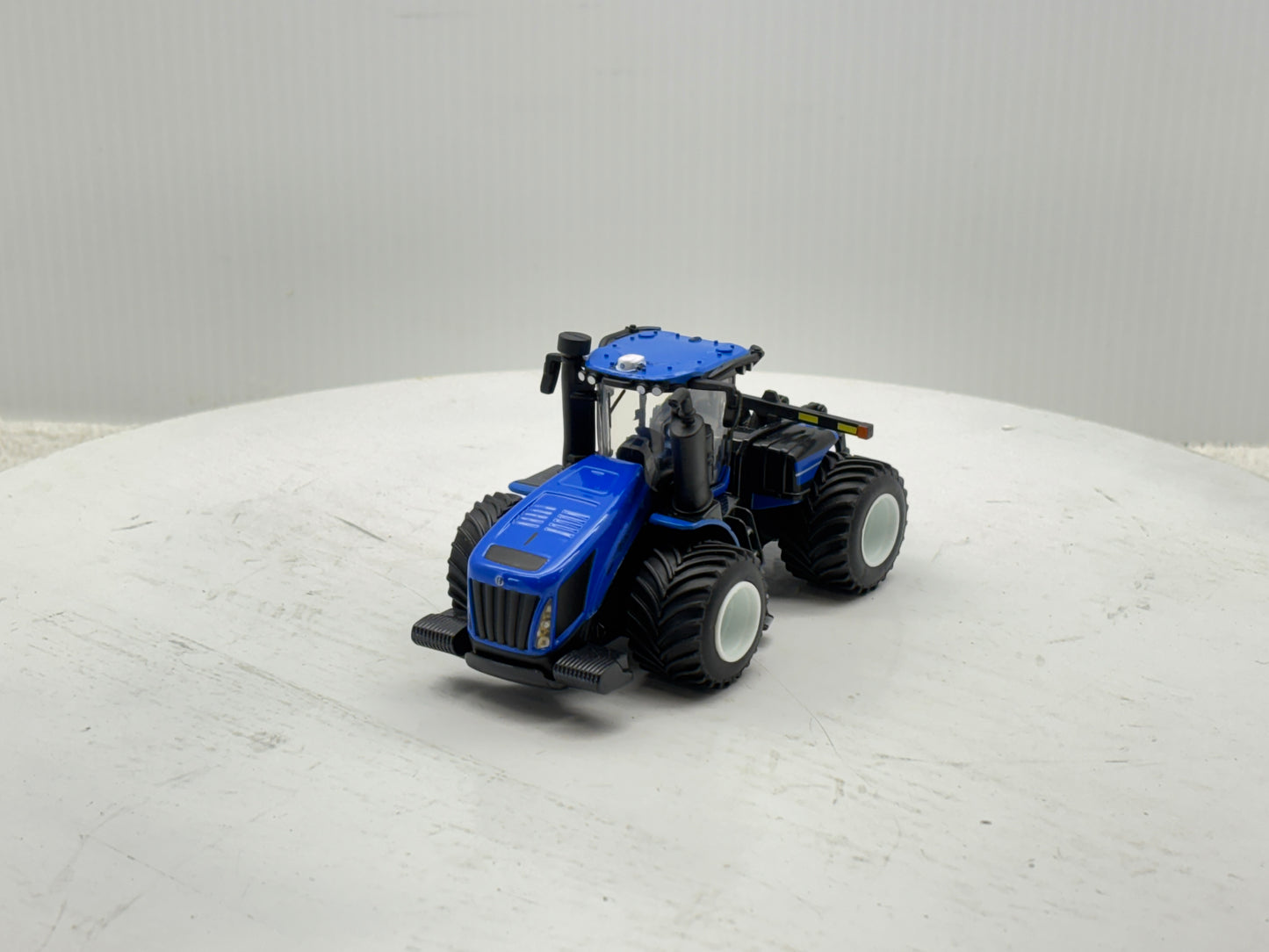 1/64 New Holland T9.700 PLM Prestige