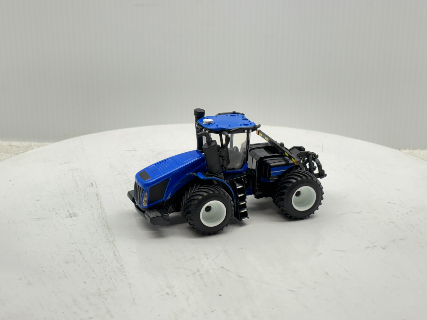 1/64 New Holland T9.700 PLM Prestige