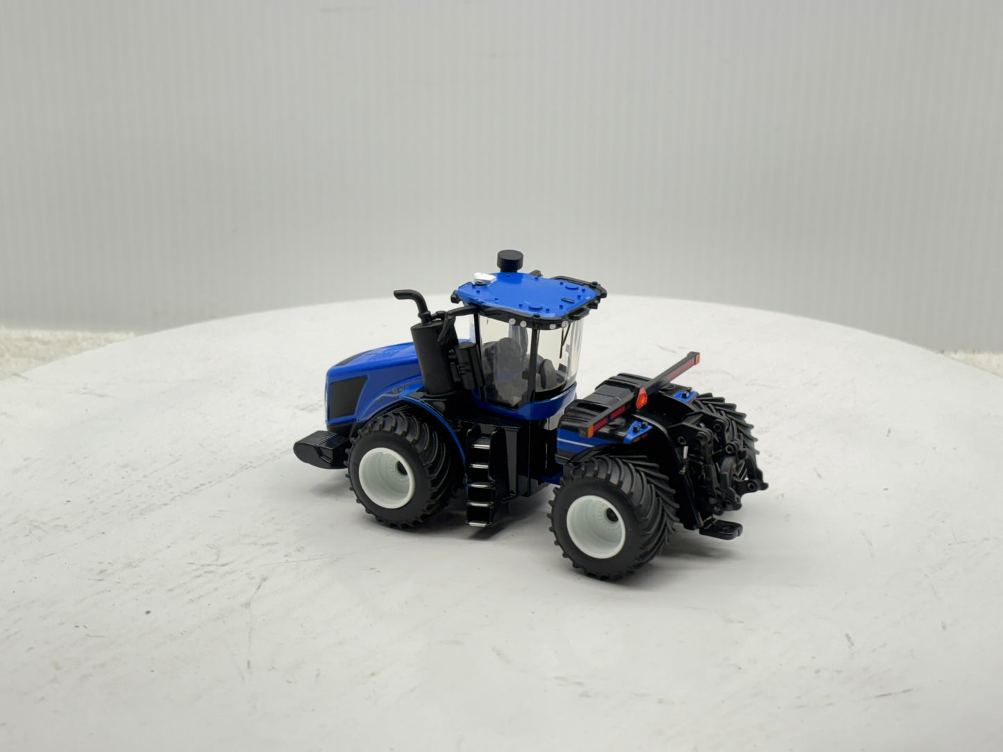 1/64 New Holland T9.700 PLM Prestige
