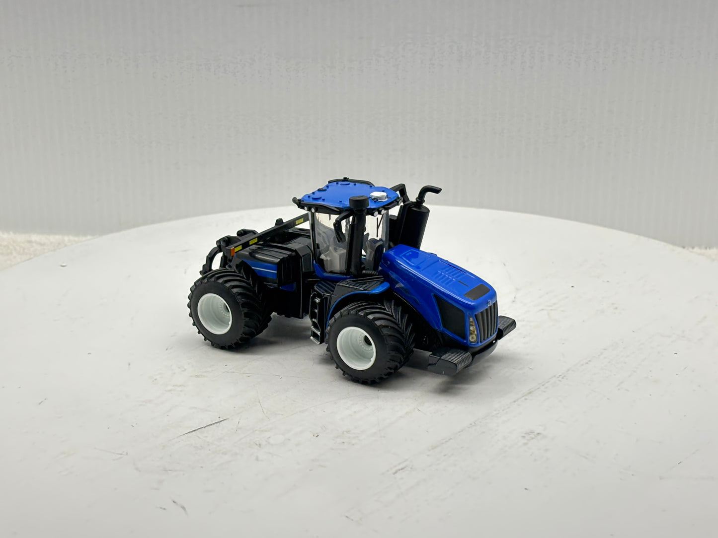1/64 New Holland T9.700 PLM Prestige