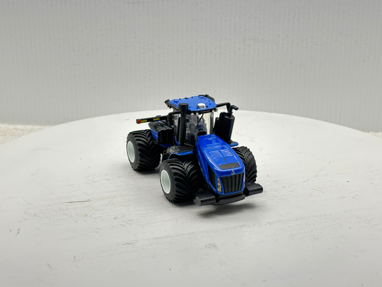 1/64 New Holland T9.700 PLM Prestige