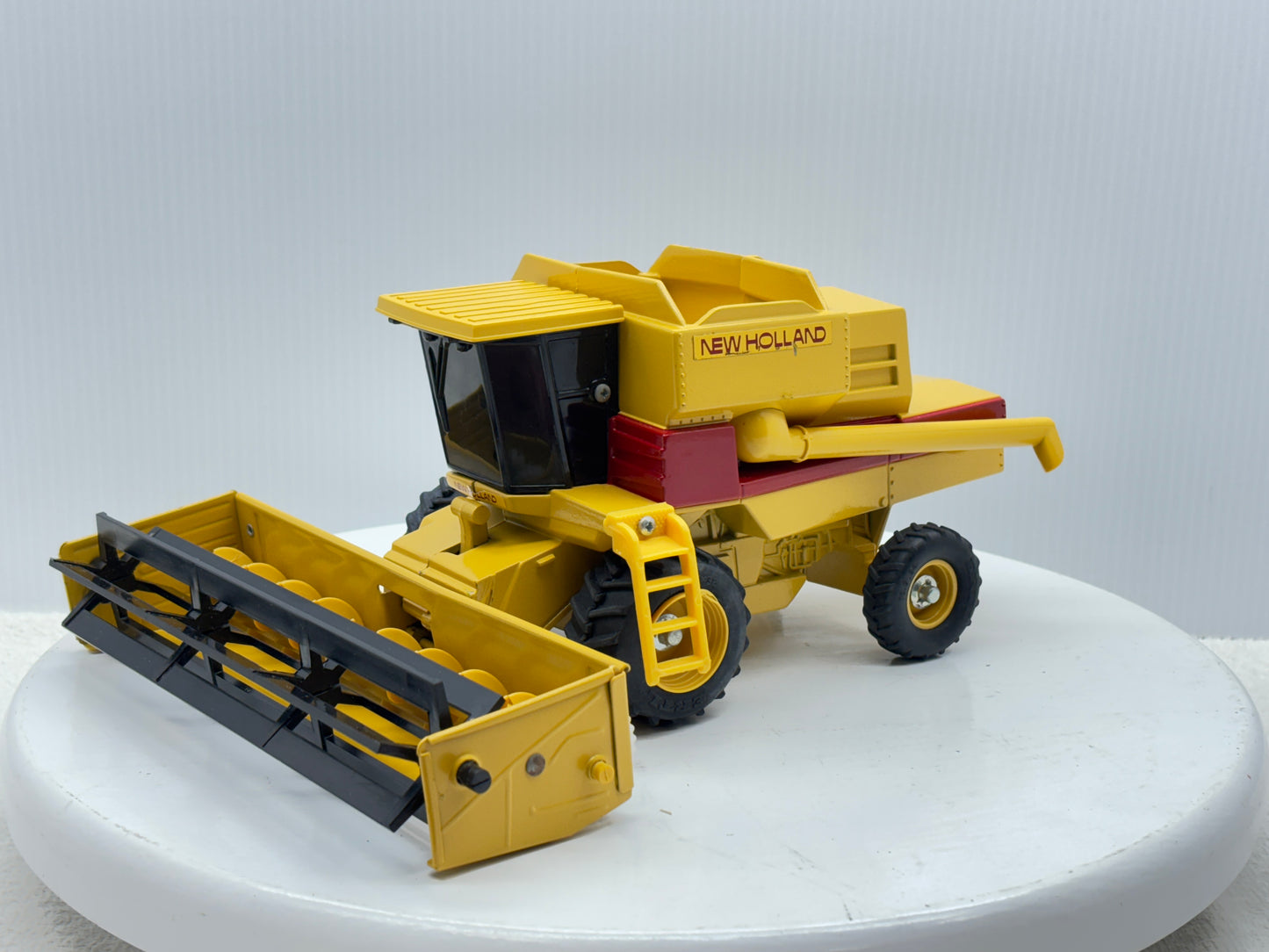 1/32 New Holland TR96