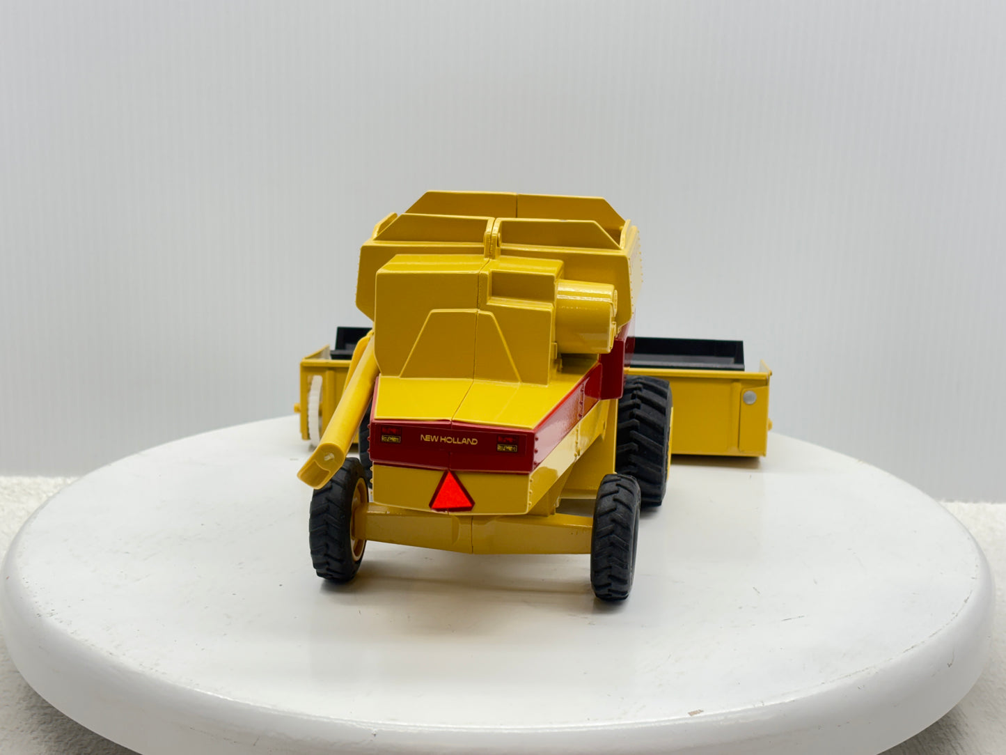1/32 New Holland TR96