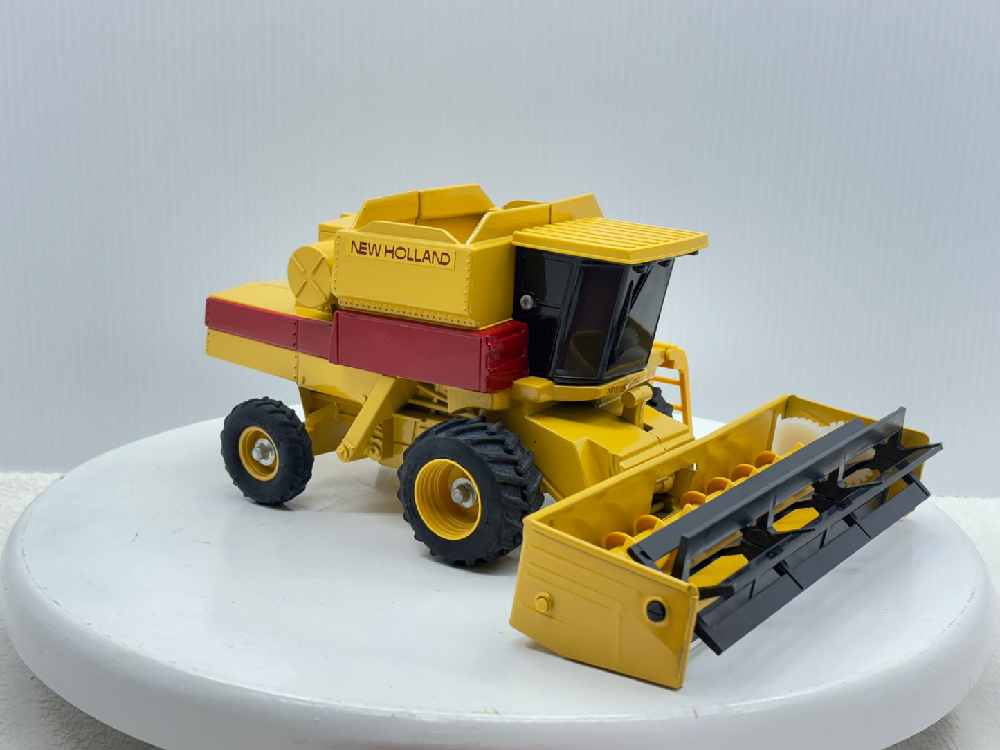 1/32 New Holland TR96