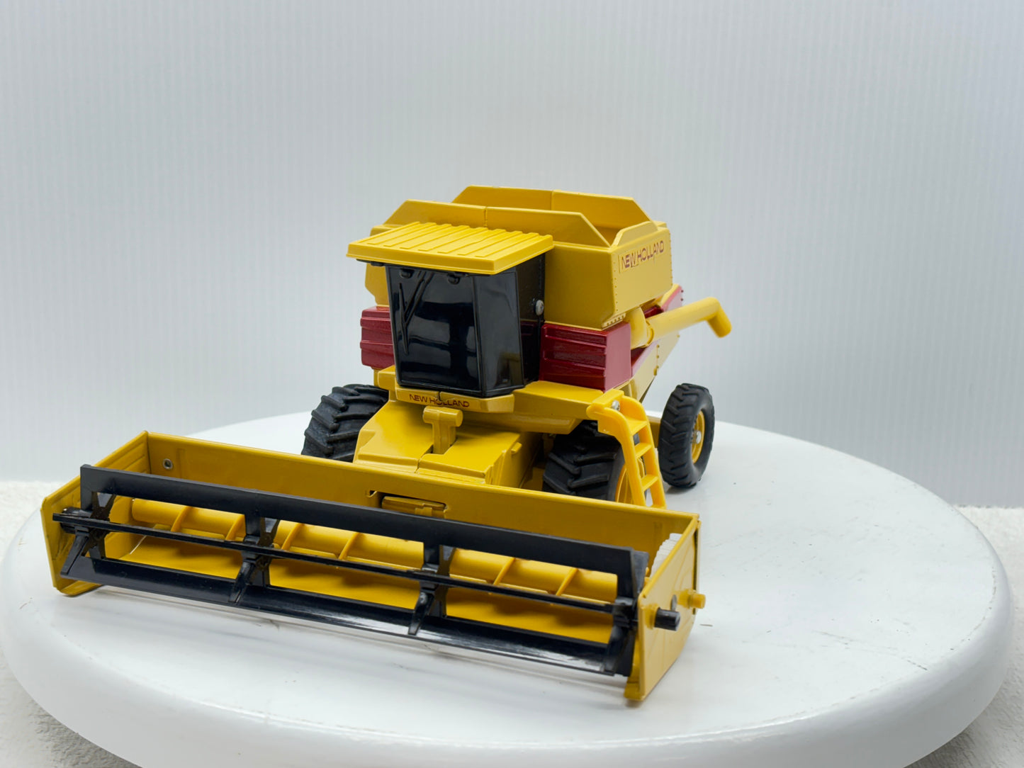1/32 New Holland TR96