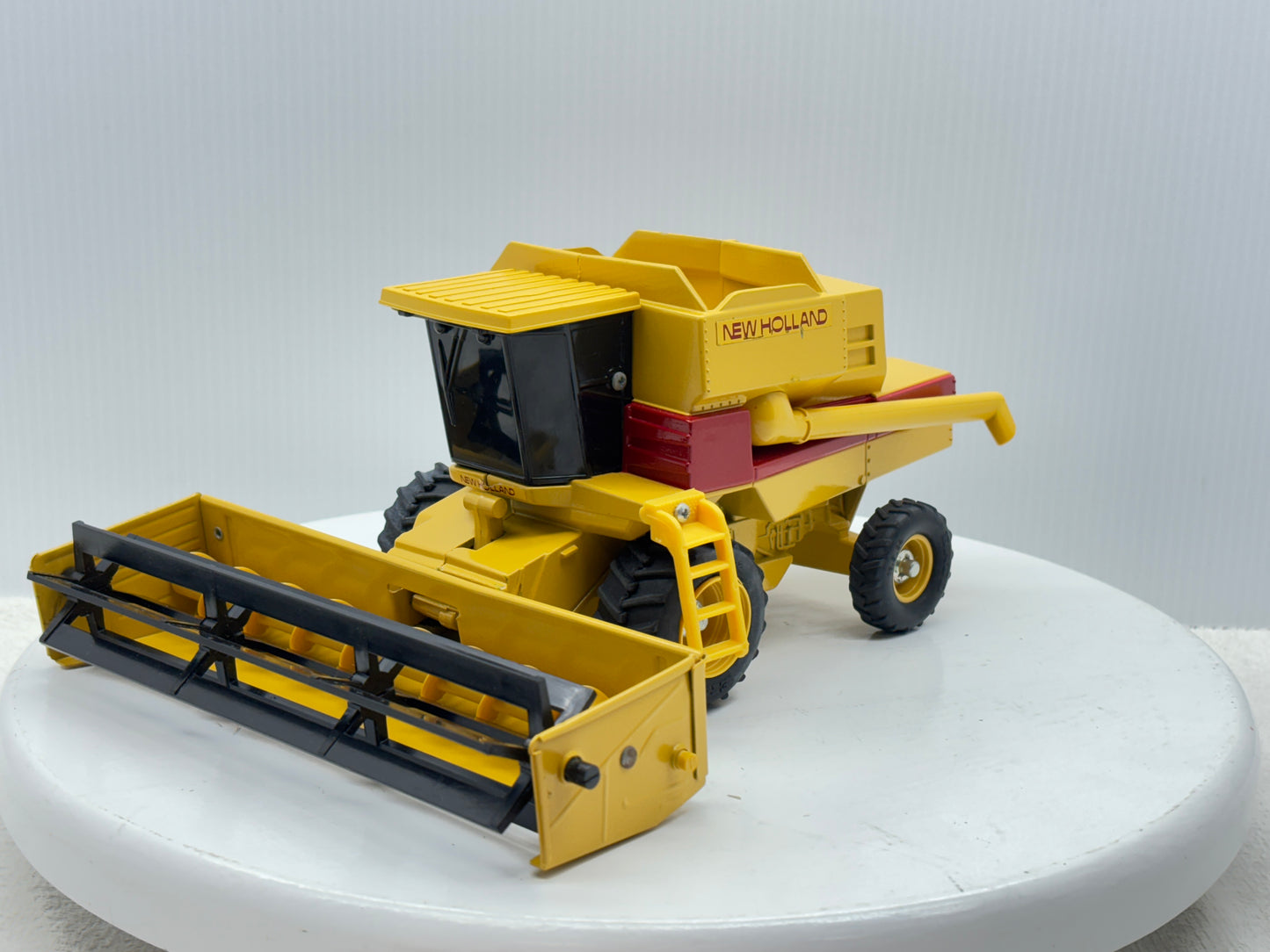 1/32 New Holland TR96