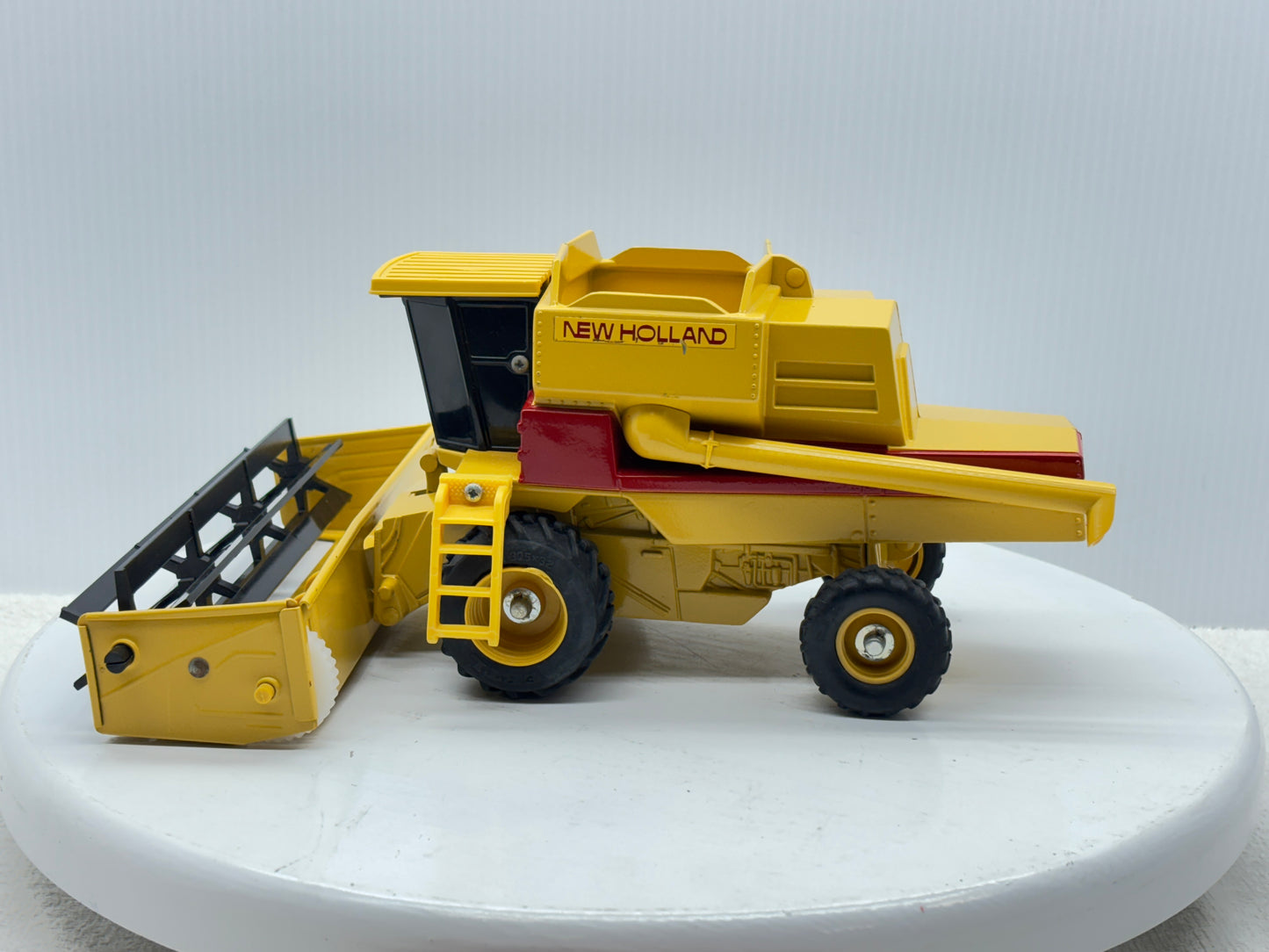 1/32 New Holland TR96