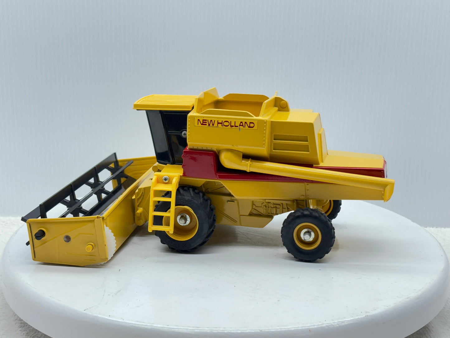 1/32 New Holland TR96